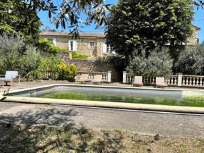 Mas avec piscine à 20 minutes du Pont du Gard